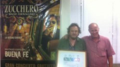 Zucchero honorary member of the Association of Cuban artists