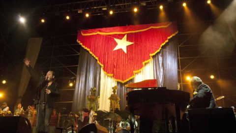 Over 70.000 people at concert in Havana! Pictures and press coverage