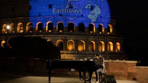 On the occasion of the 50th EARTH DAY  ZUCCHERO “SUGAR” FORNACIARI performs live from the COLOSSEUM the moving, previously unreleased, “Canta la vita” adapted from “Let Your Love Be Known” by BONO VOX