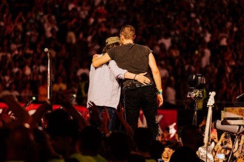 Ieri sera Zucchero ospite a sorpresa (sul palco) dei Coldplay allo Stadio San Siro di Milano